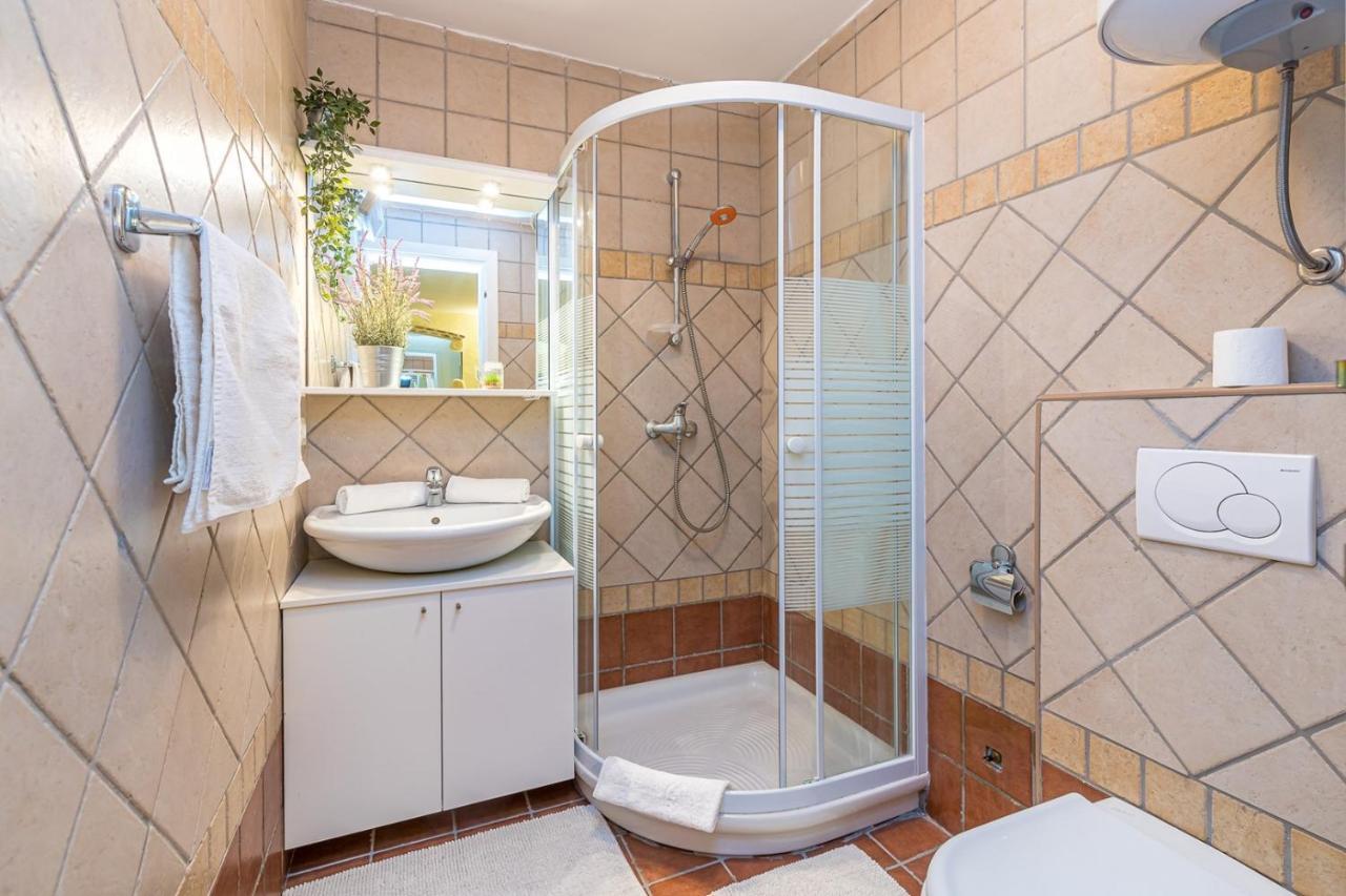Apartments Sbardella Vrsar Εξωτερικό φωτογραφία